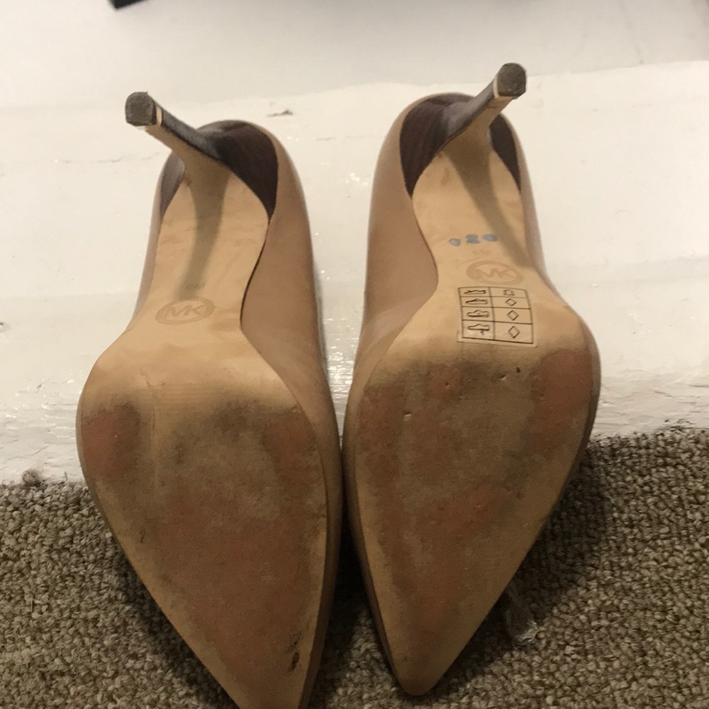 Nude Michael Kors pumps - Picture 7 of 8